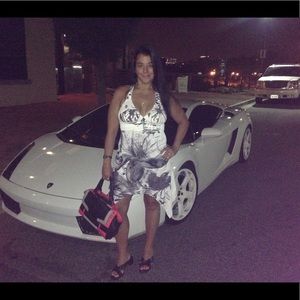 Meet your Posher, Helena